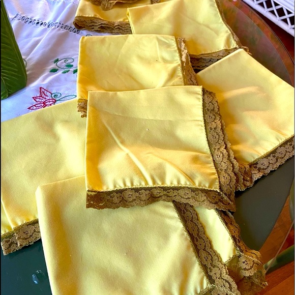 8 Vintage Yellow & Bronze Lace Trim Linen Napkins - Picture 3 of 14